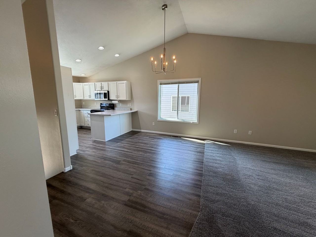 3606 W Hughes Pl - Photo 6 of 32