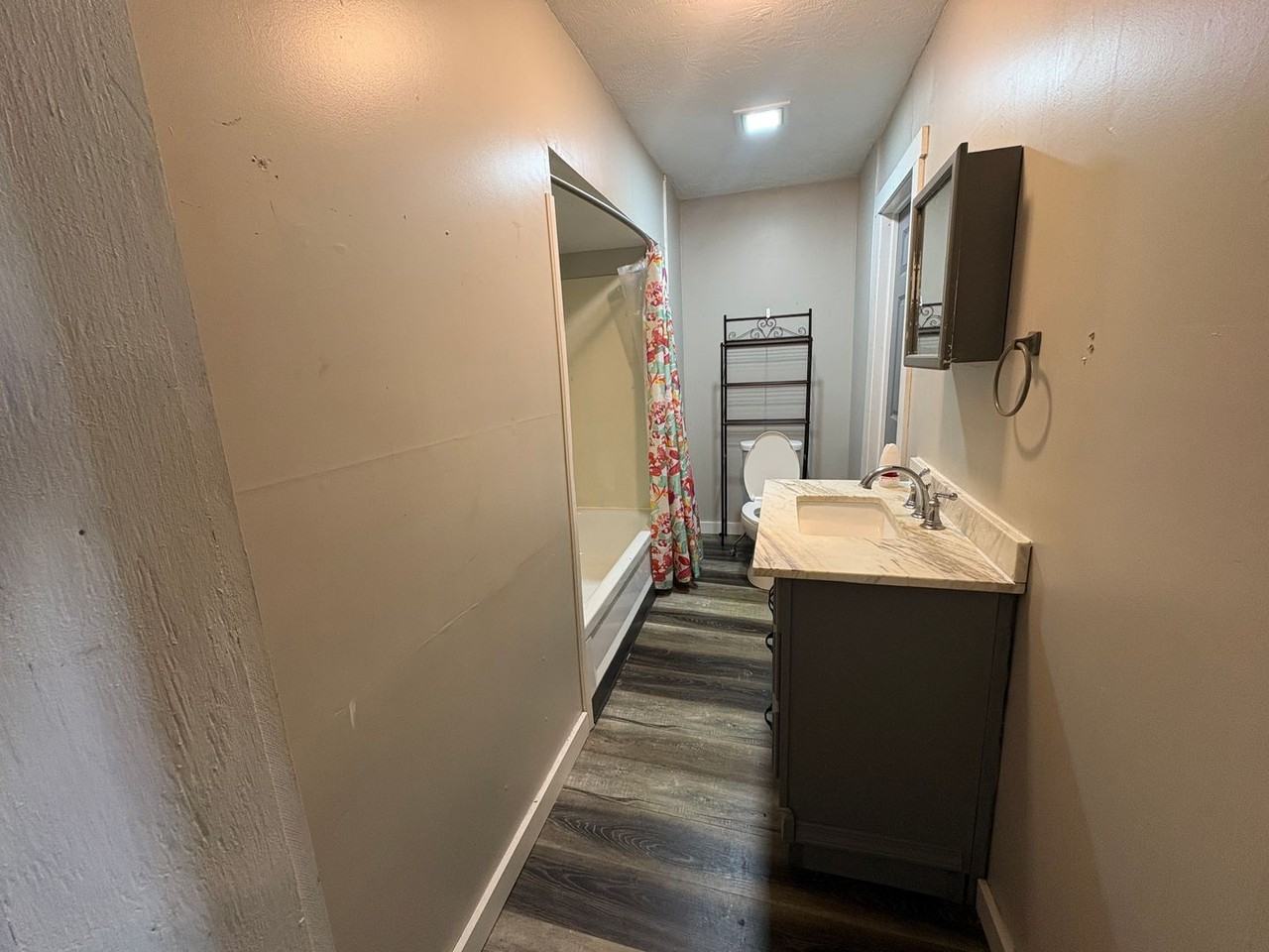 545 N Broadway St - Photo 5 of 7