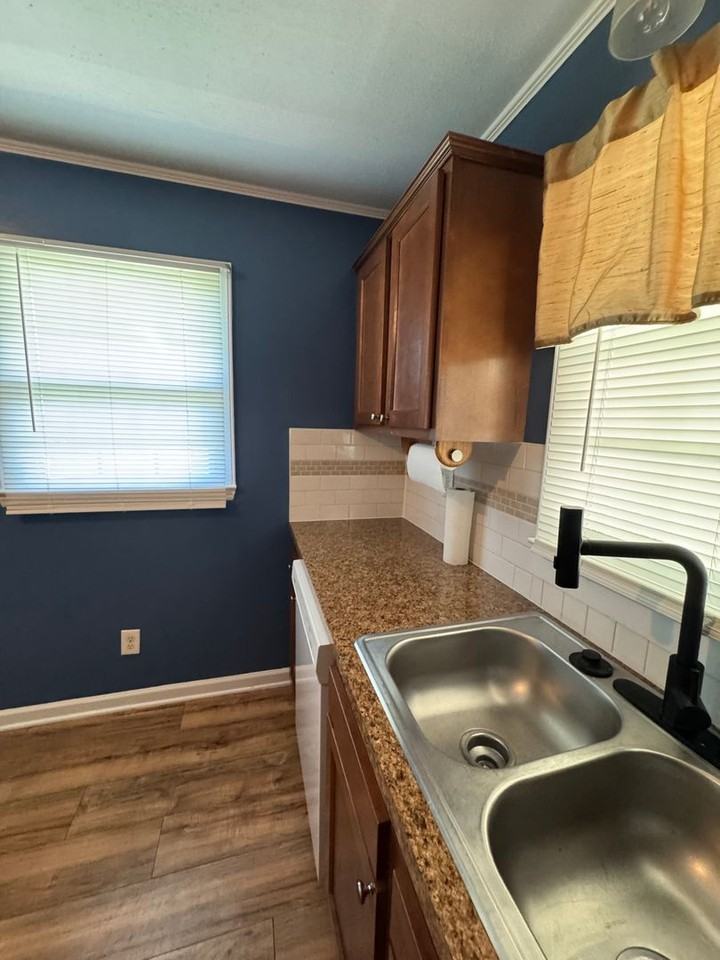 829 Montclair Cir Nw - Photo 2 of 20