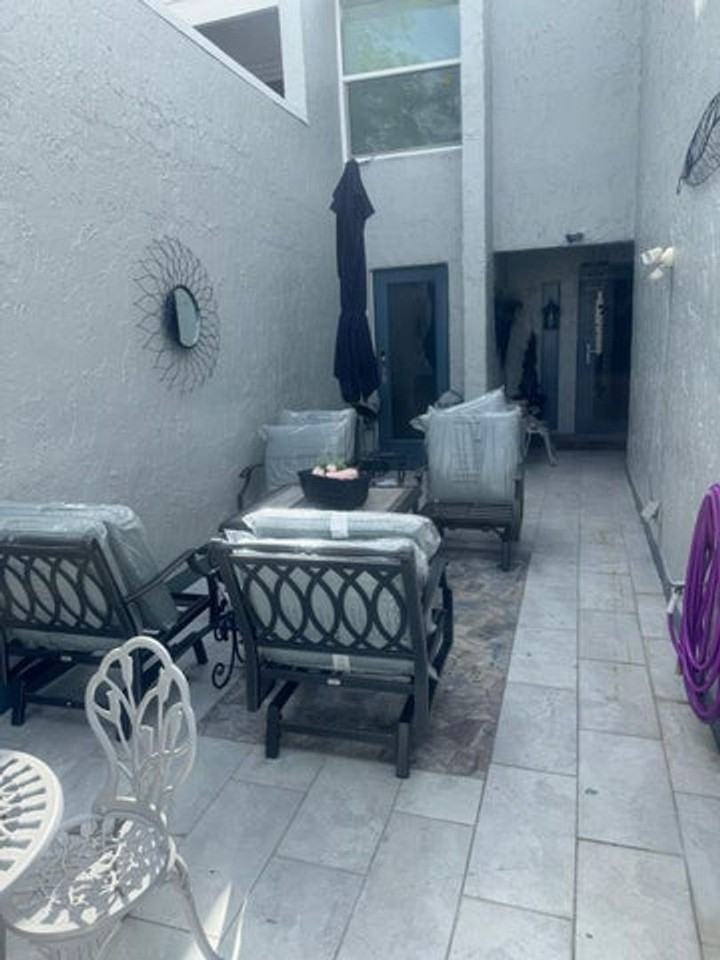 1857 Nw 58th Ave - Photo 3 of 11