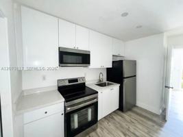 featured image of 885 Sw 29th Ave #2