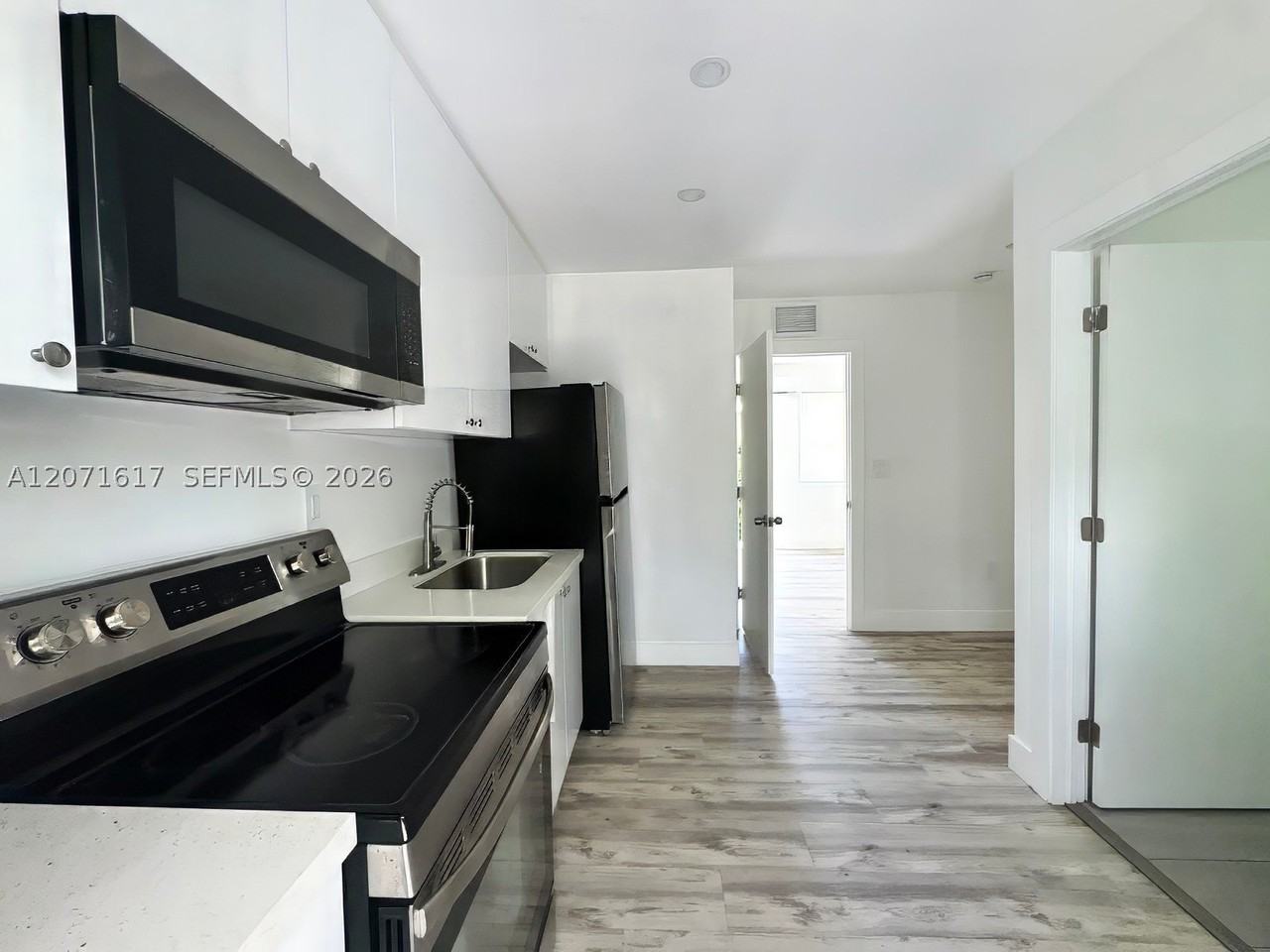 885 Sw 29th Ave #2 - Photo 2 of 6