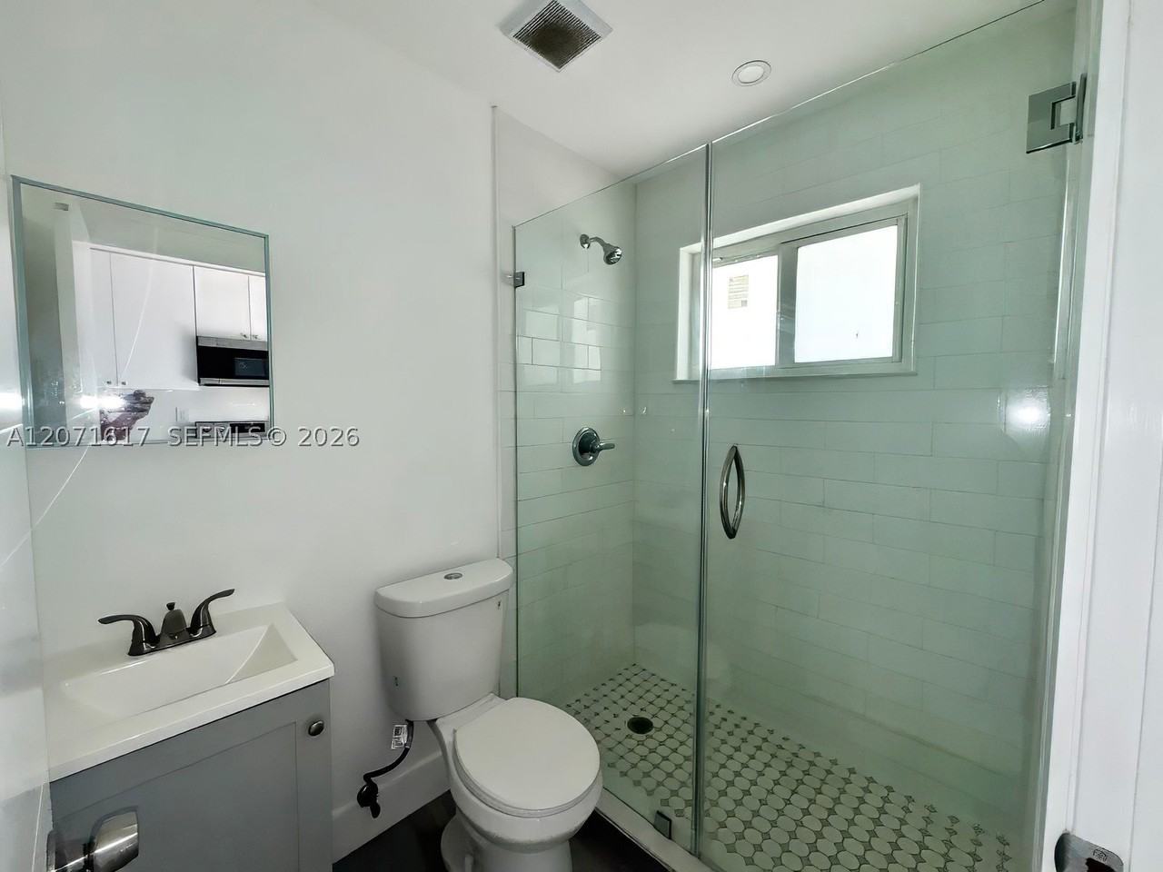 885 Sw 29th Ave #2 - Photo 3 of 6