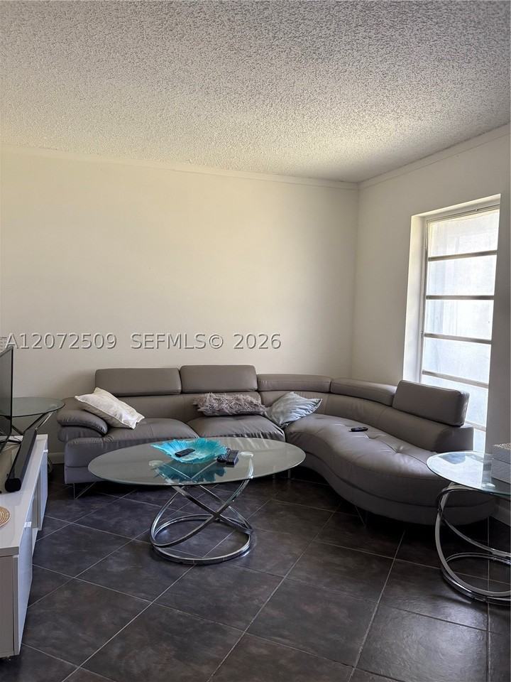 17180 Sw 94th Ave #701 - Photo 5 of 8