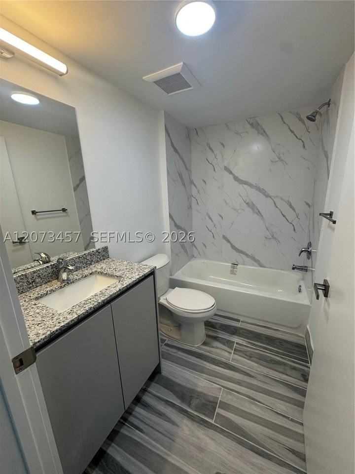2675 Nw 87th St #302 - Photo 4 of 10