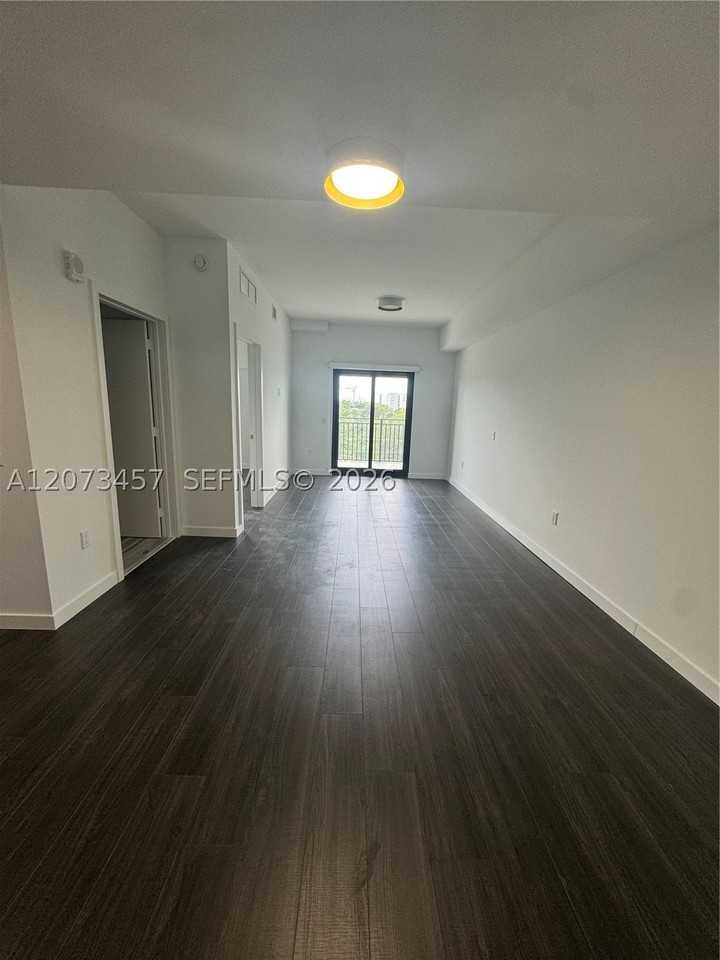 2675 Nw 87th St #302 - Photo 5 of 10
