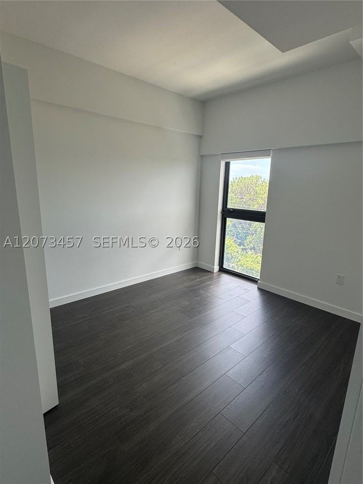 2675 Nw 87th St #302 - Photo 6 of 10