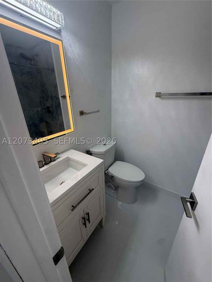 875 Nw 99th Ave #0 - Photo 3 of 10