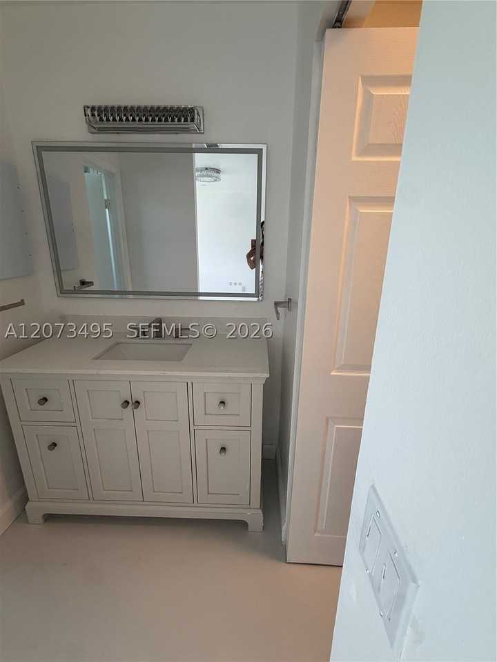 875 Nw 99th Ave #0 - Photo 4 of 10