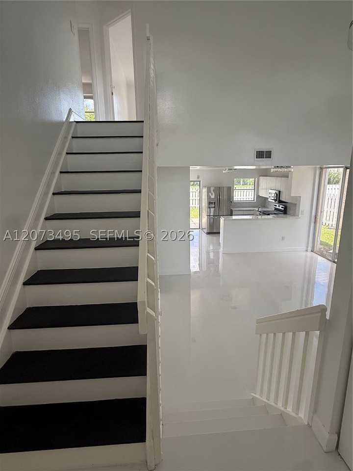 875 Nw 99th Ave #0 - Photo 5 of 10