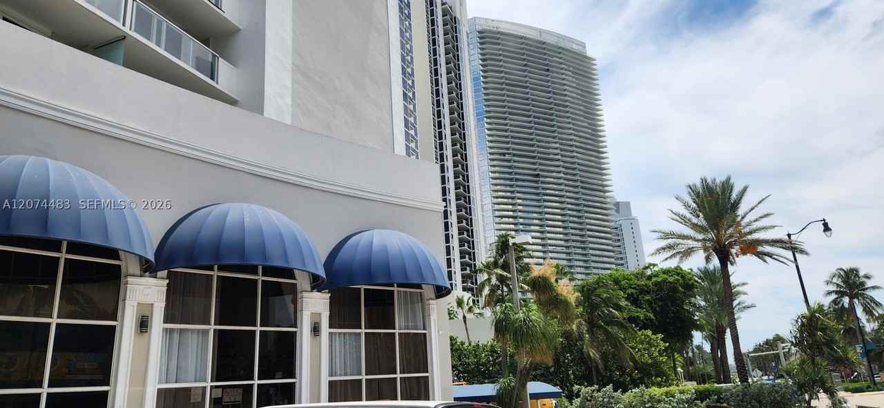 19201 Collins Ave #1028 - Photo 5 of 9