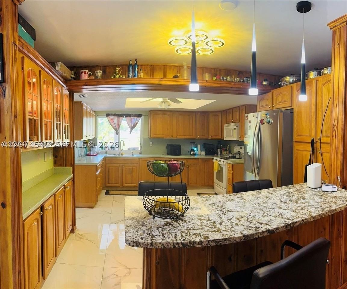 1230 Nw 74th Ave #1230 - Photo 4 of 16