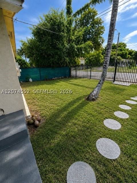 5537 Nw 5th Ave #1 - Photo 7 of 8