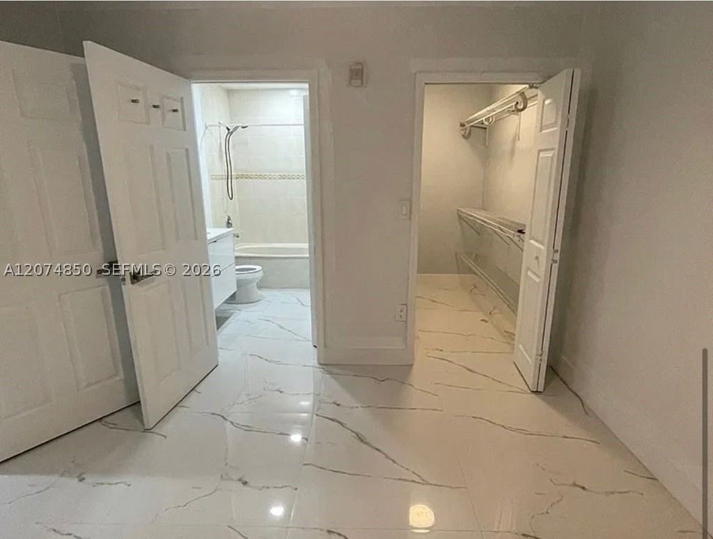 20950 Sw 87th Ave #305 - Photo 5 of 10