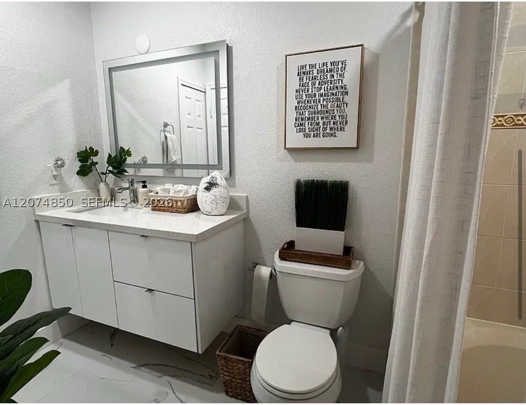 20950 Sw 87th Ave #305 - Photo 6 of 10