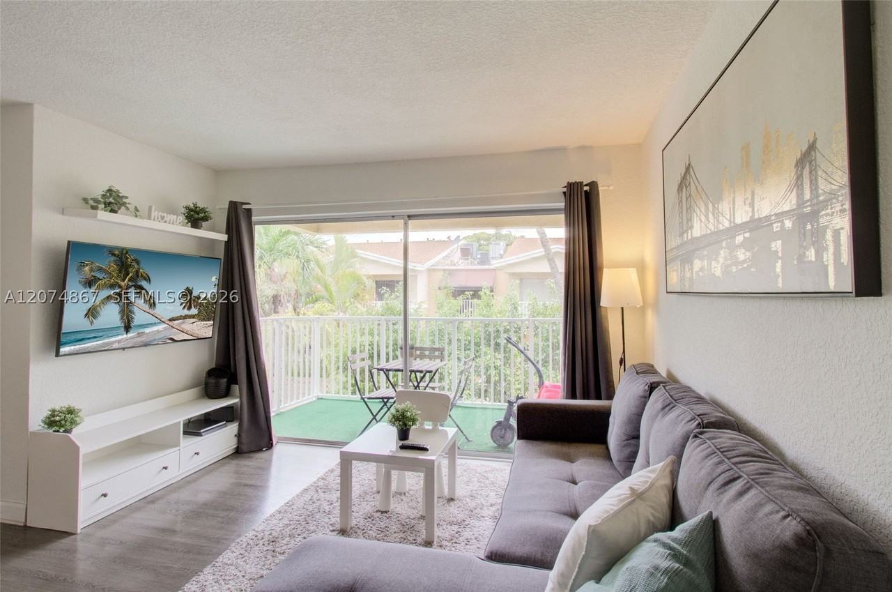 4610 Nw 79th Ave #2D - Photo 2 of 27