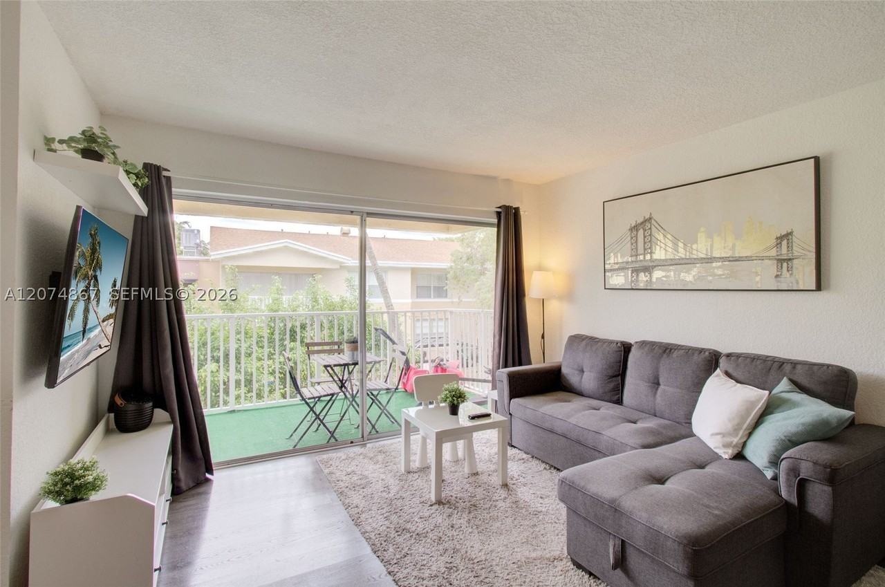 4610 Nw 79th Ave #2D - Photo 3 of 27