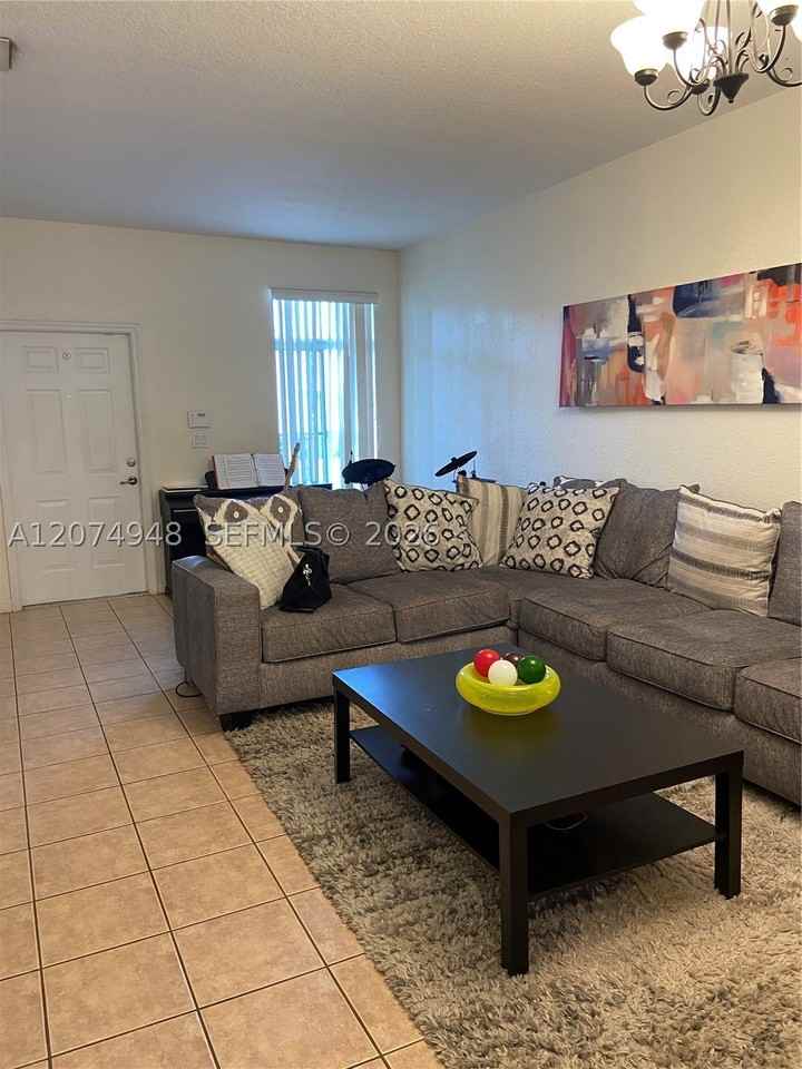 11236 Nw 56th St - Photo 4 of 11
