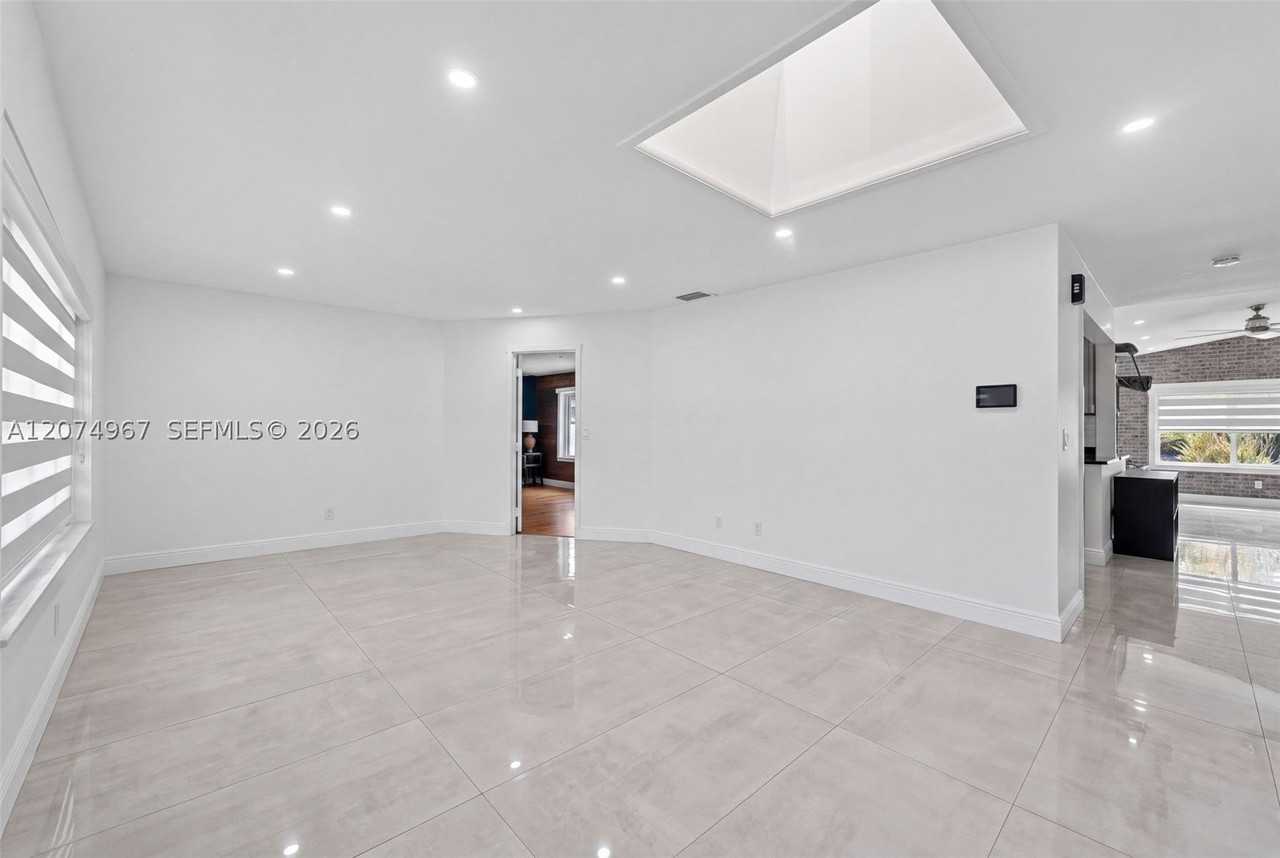 5804 Sw 116th Ave - Photo 7 of 42