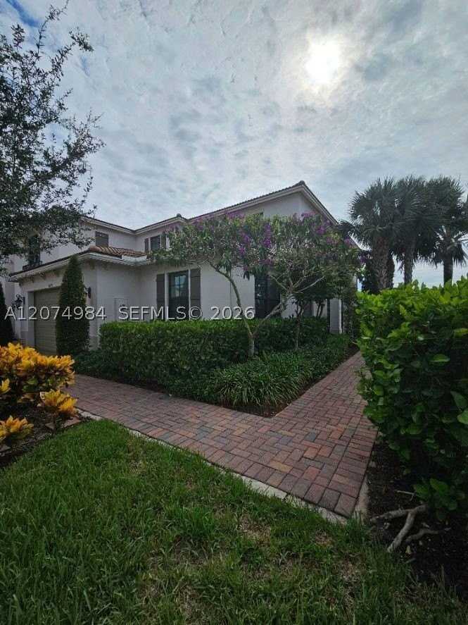 10226 Akenside Dr - Photo 2 of 19