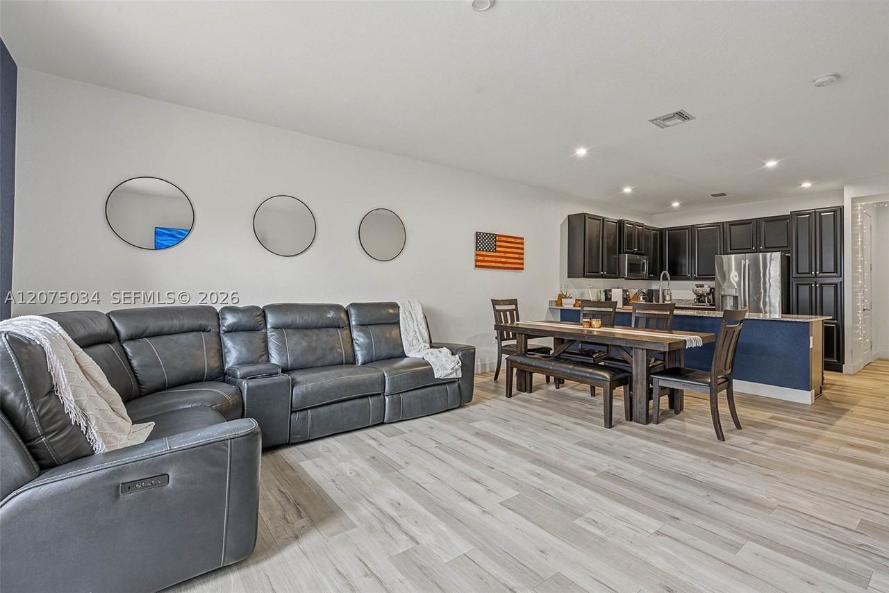 10892 Sw 235th Ln #10892 - Photo 4 of 29