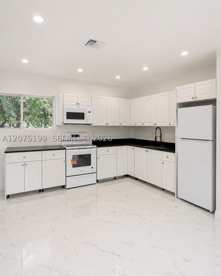 901 Nw 116th St #0 - Photo 4 of 20