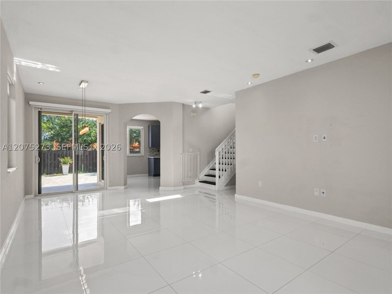 15392 Sw 25th Ter - Photo 3 of 41