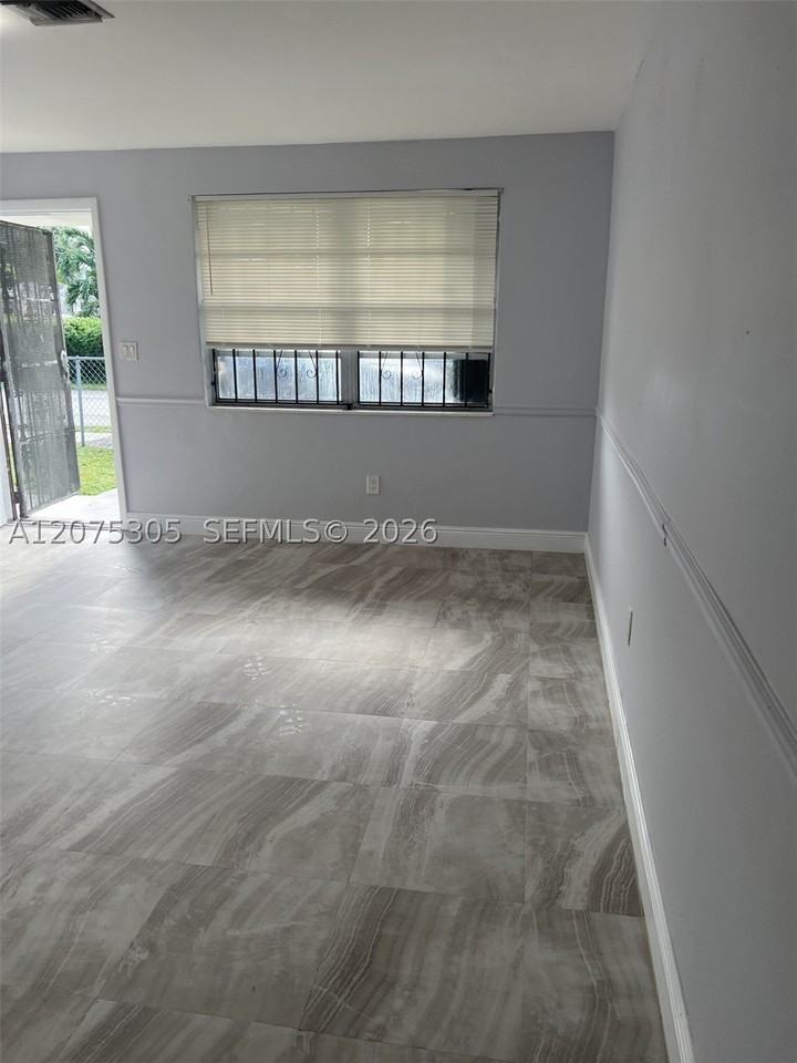 2145 Nw 99th Ter #2145 - Photo 4 of 12