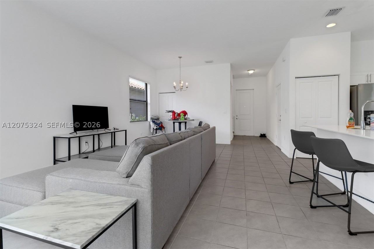 5504 Agostino Way - Photo 3 of 33