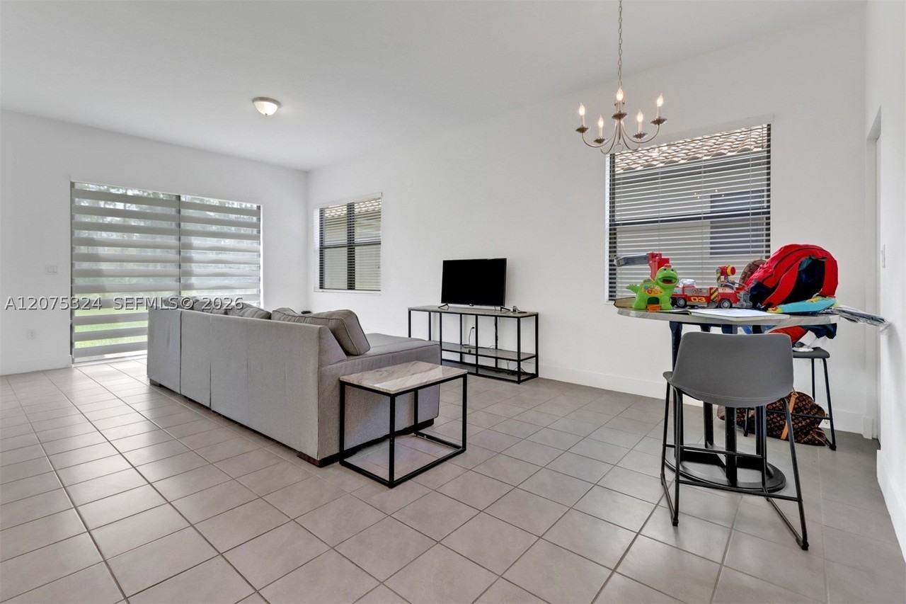 5504 Agostino Way - Photo 4 of 33