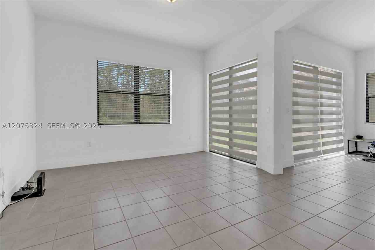 5504 Agostino Way - Photo 6 of 33