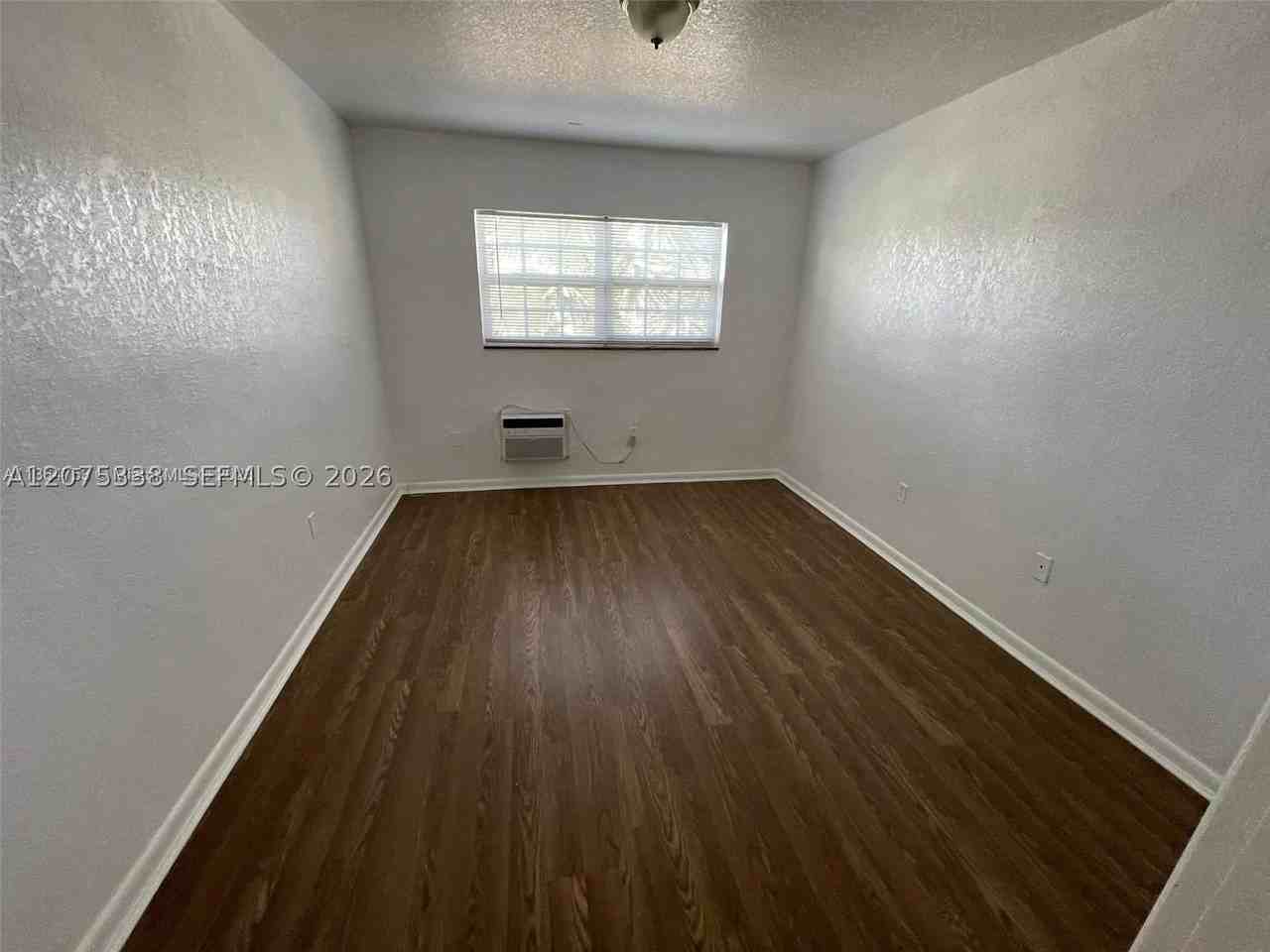 1471 Ne 170th St #224A - Photo 5 of 9