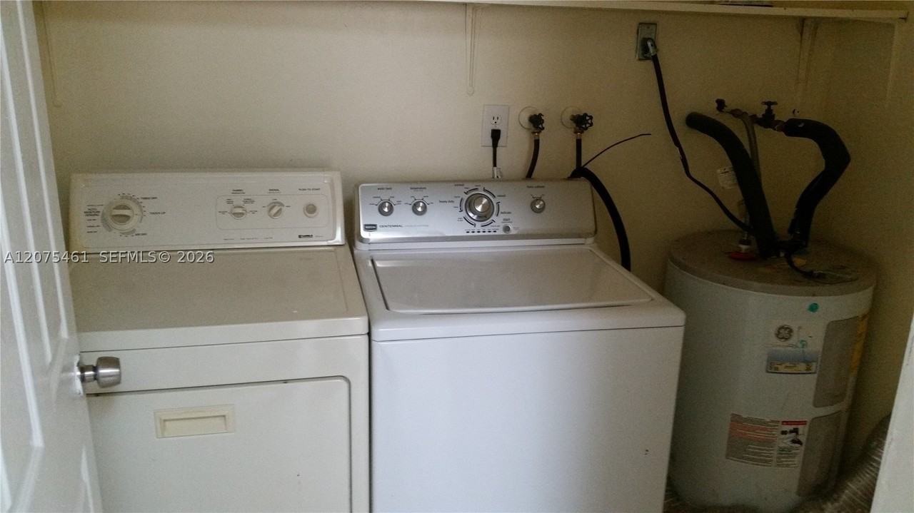 807 Sw 5th Ct #BACK - Photo 4 of 10