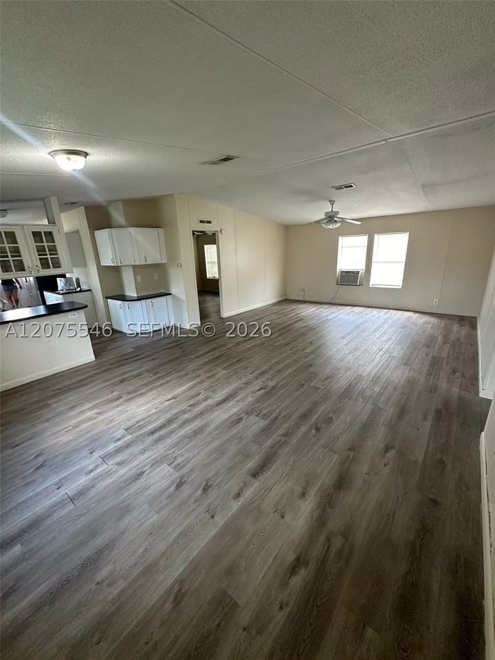 10128 Marlin Dr #H - Photo 5 of 26
