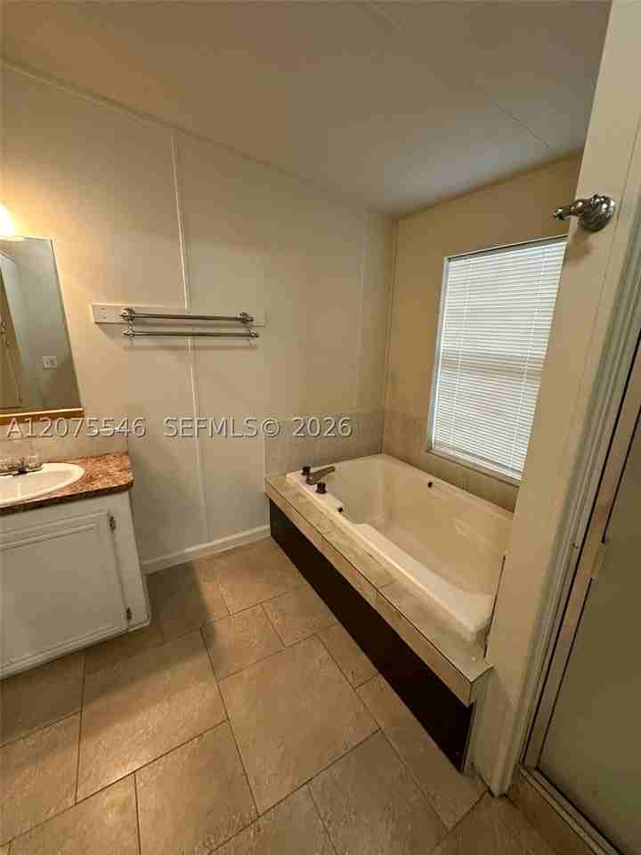 10128 Marlin Dr #H - Photo 7 of 26
