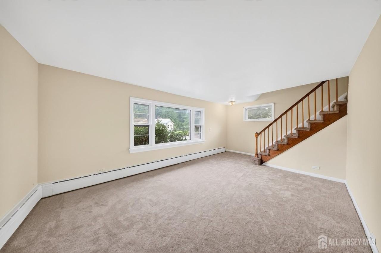 1871 W 4th St - Photo 5 of 29