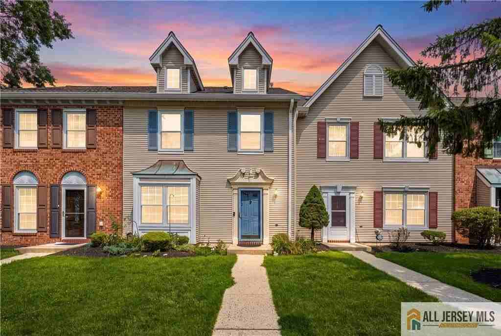 417 Northam Dr - Photo 2 of 27