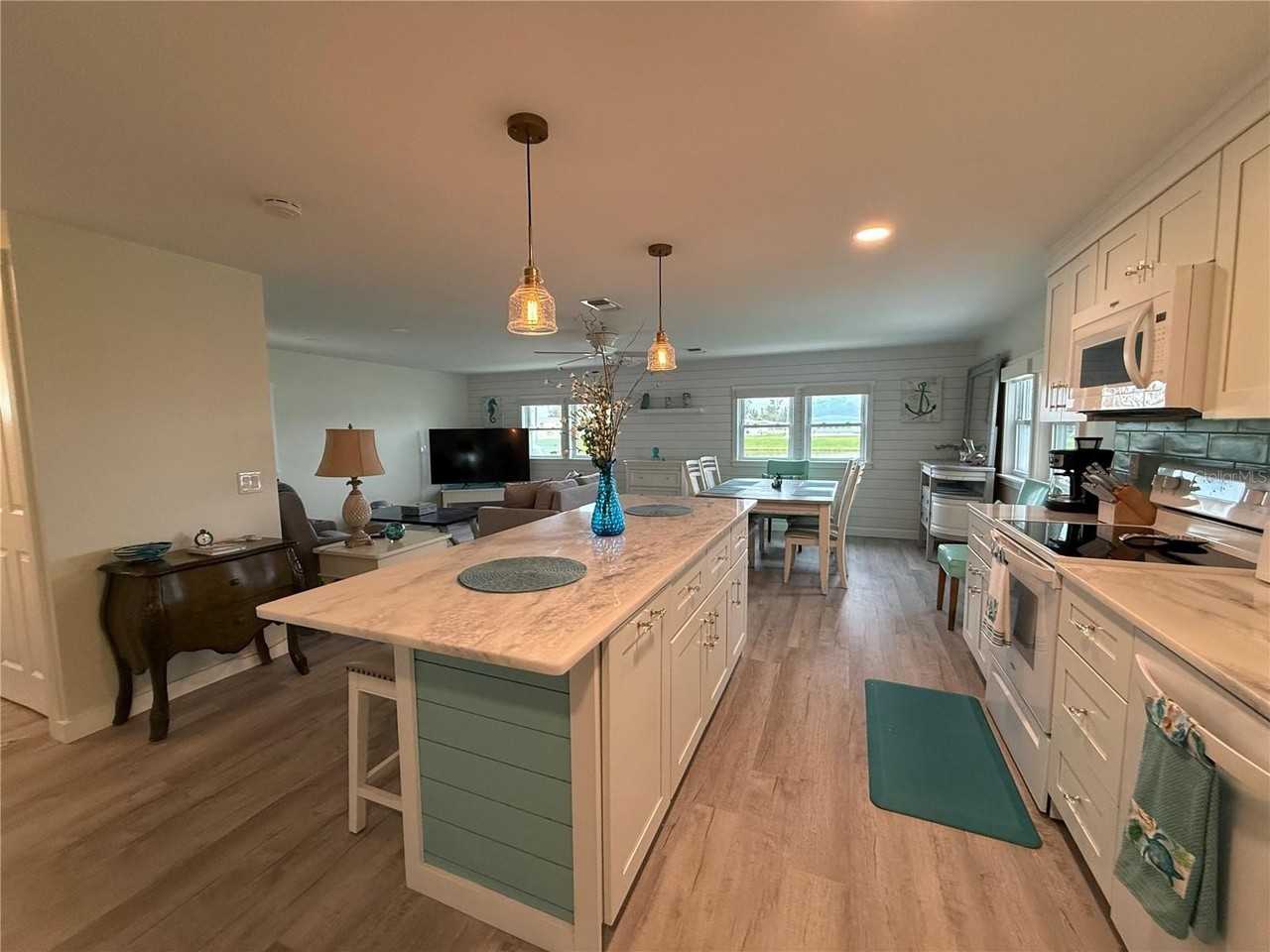 637 Los Altos #374 - Photo 5 of 26