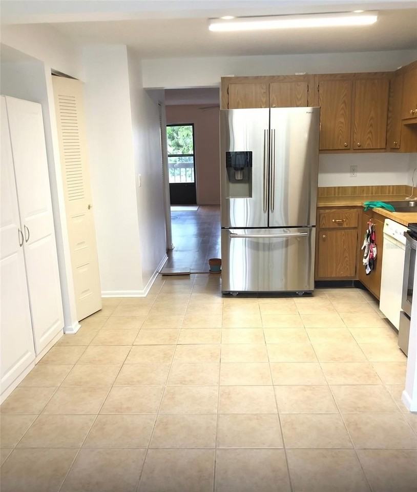 305 30th Ave W #A207 - Photo 4 of 22