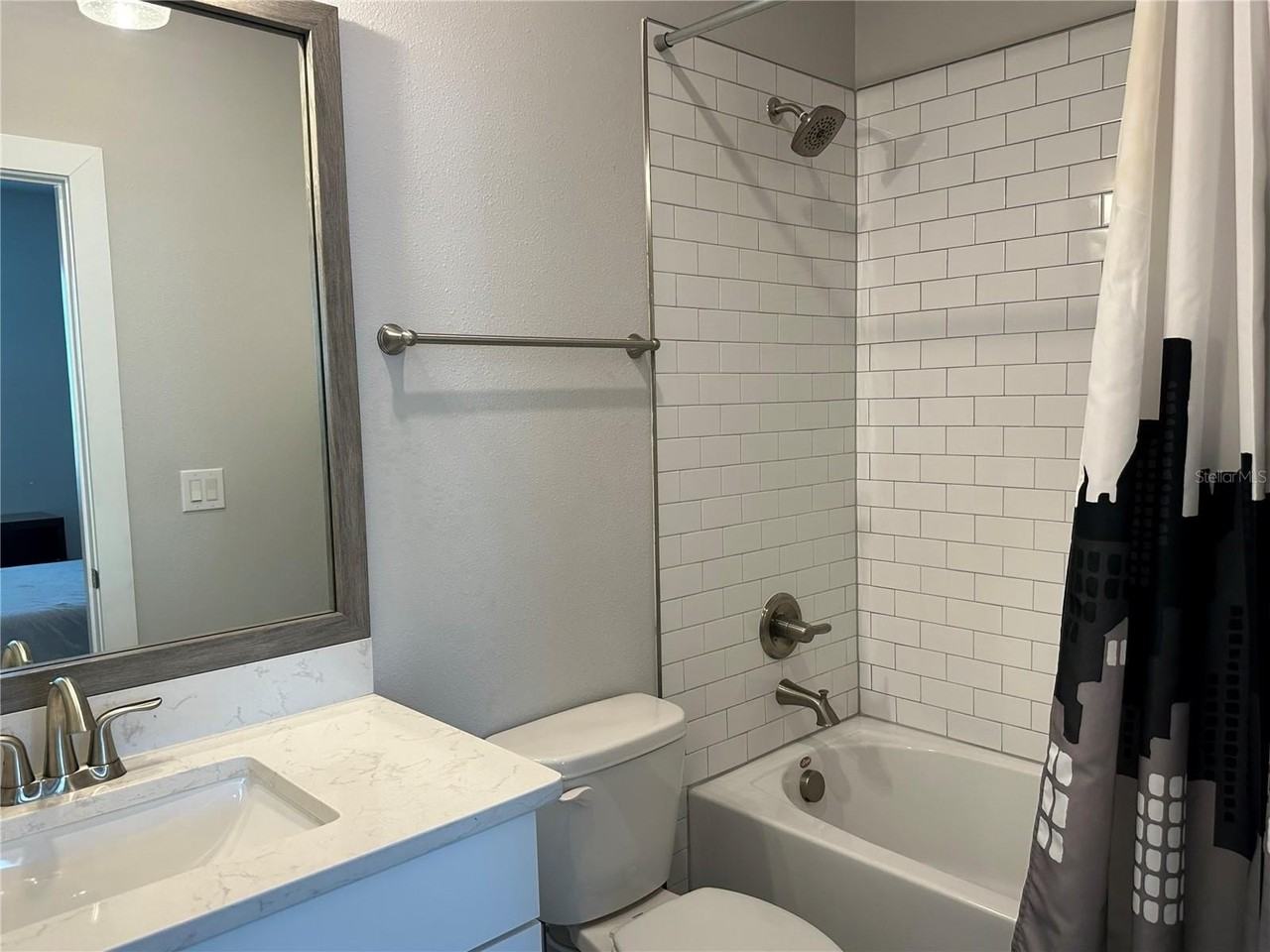 2328 Lindstrom St - Photo 4 of 28