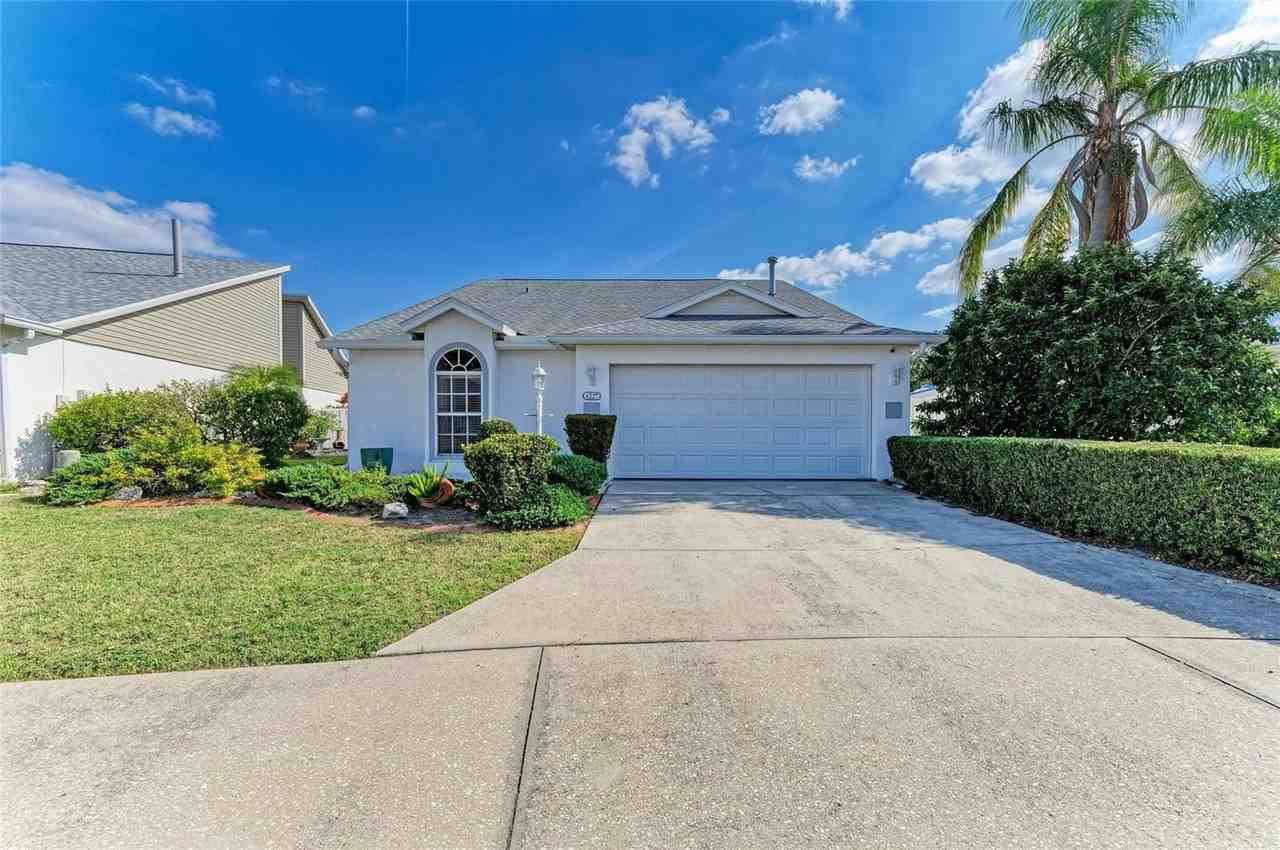 4227 Placid Dr - Photo 2 of 39