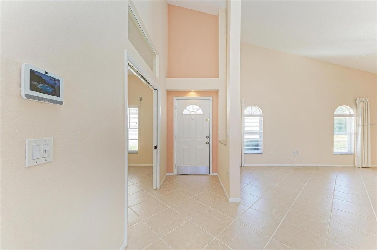 4227 Placid Dr - Photo 6 of 39
