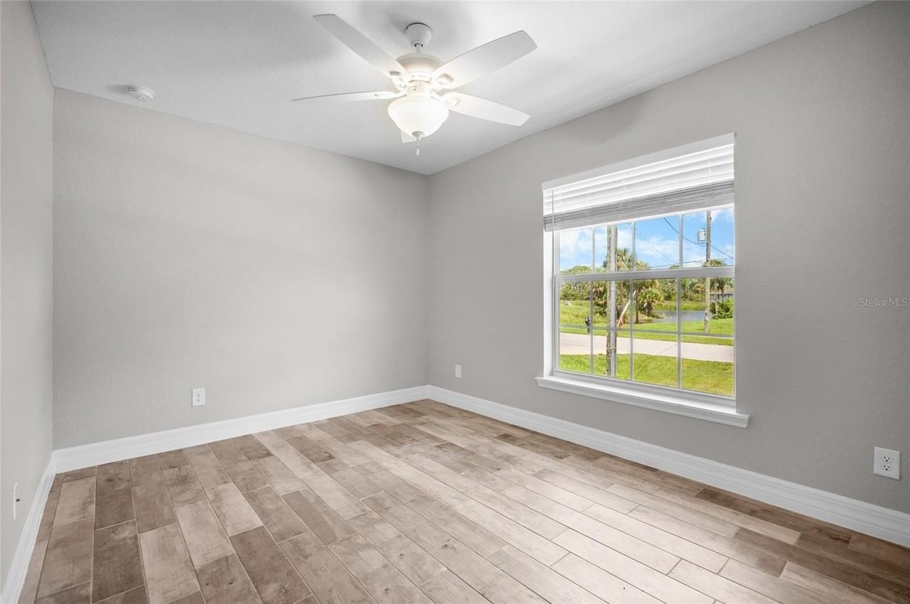 315 Sweetwater Dr - Photo 4 of 30
