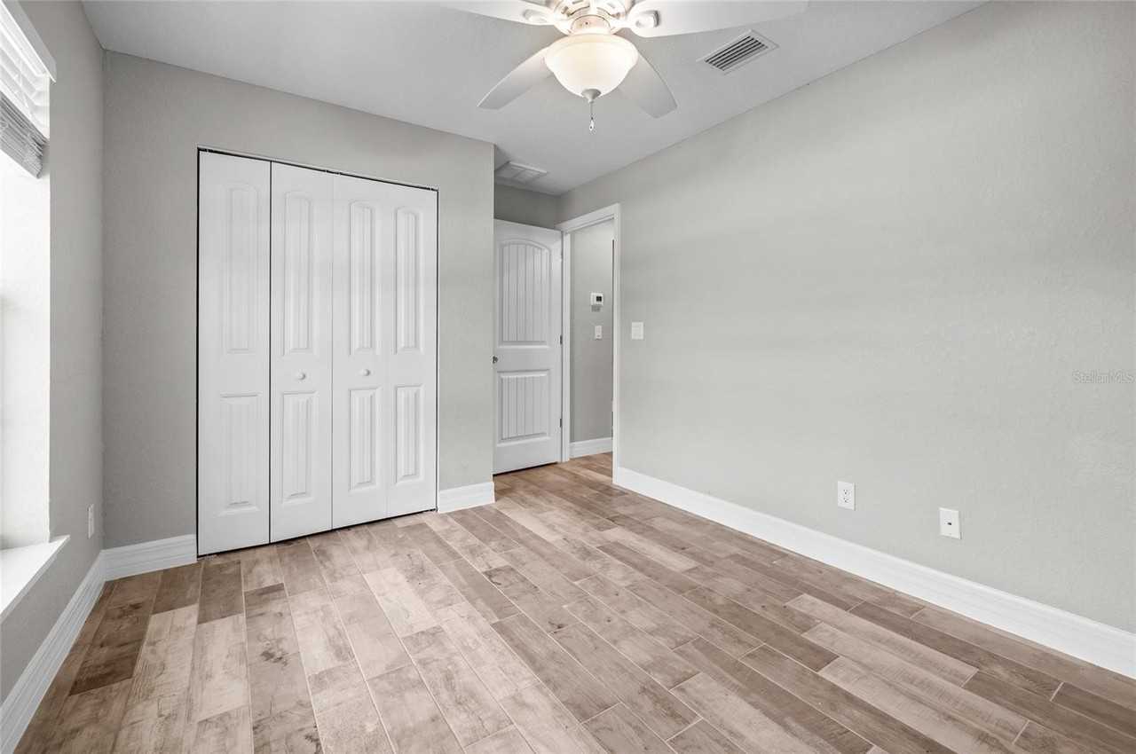315 Sweetwater Dr - Photo 5 of 30