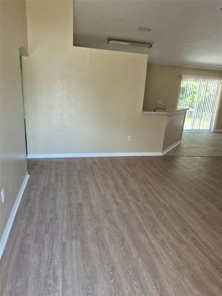 7 Rolland Ln - Photo 4 of 20