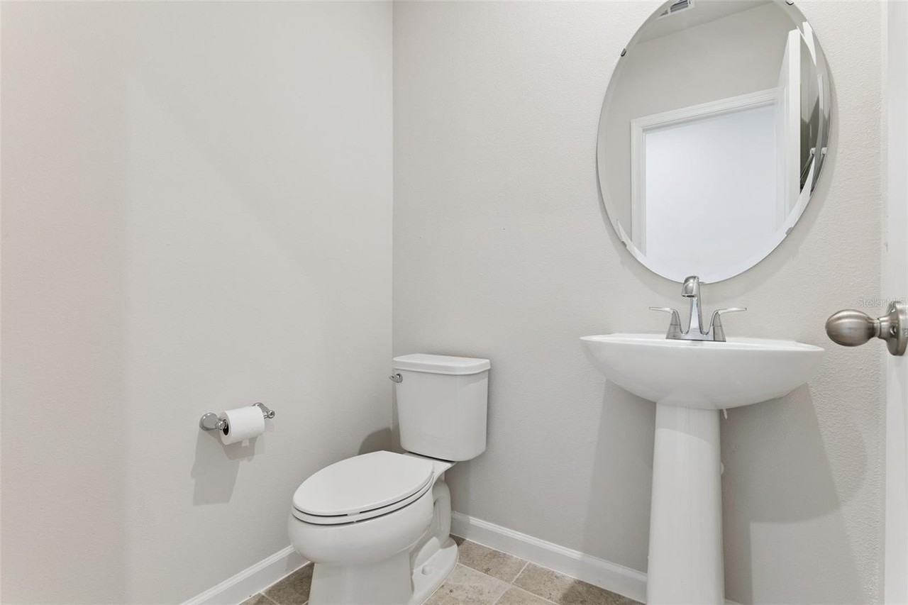 1206 Port Blue Way - Photo 5 of 31