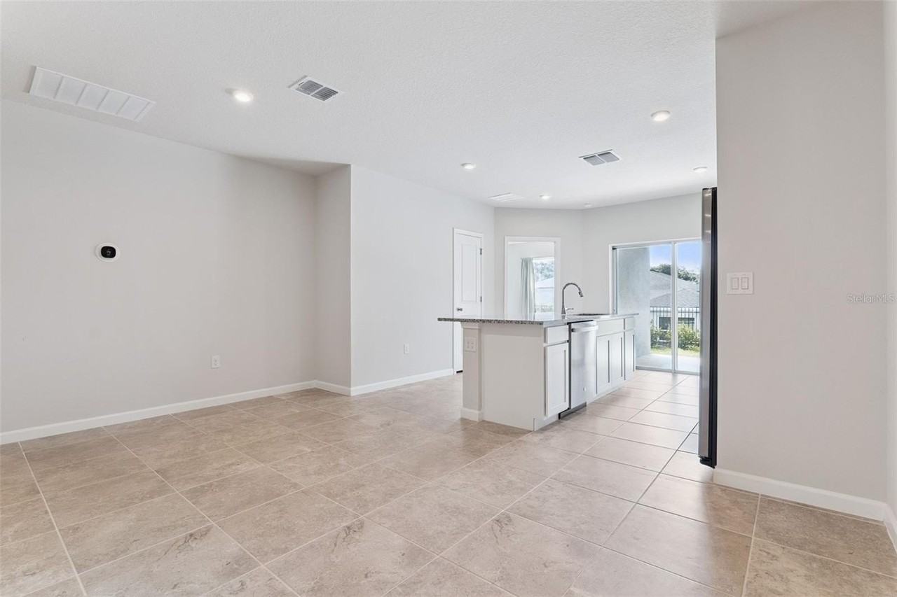1206 Port Blue Way - Photo 6 of 31