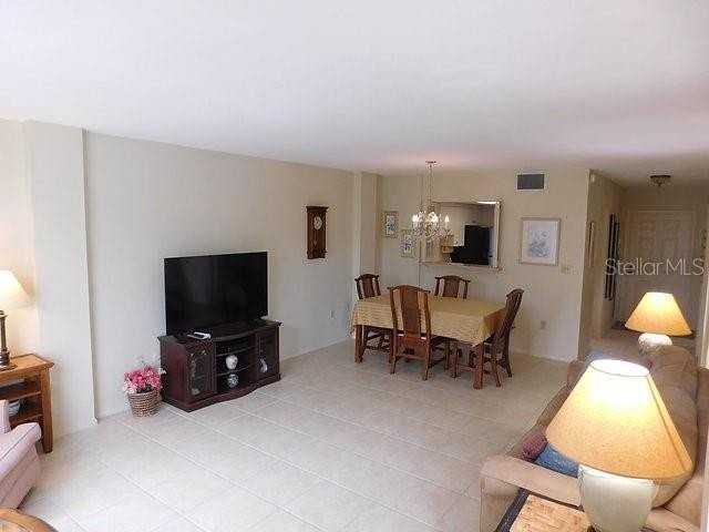 716 Granada Ave #302 - Photo 4 of 7
