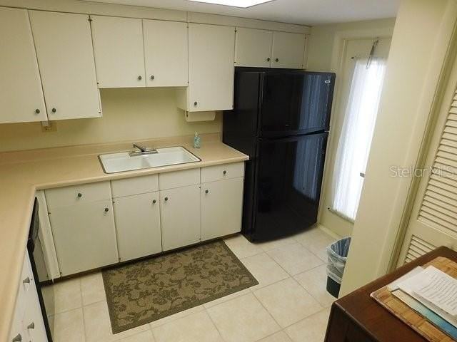 716 Granada Ave #302 - Photo 5 of 7