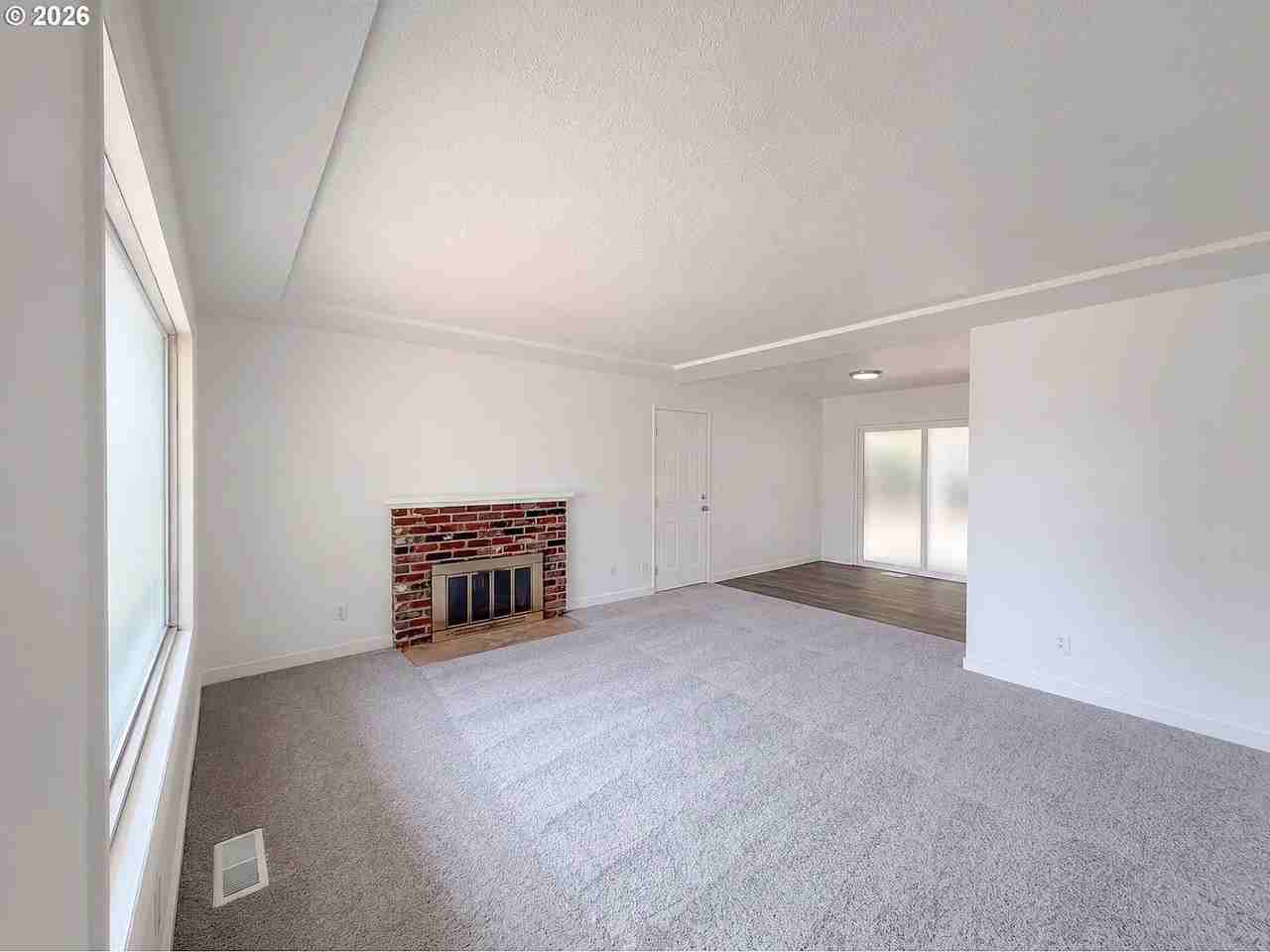 465 Southwest 139th Avenue - Photo 2 of 9